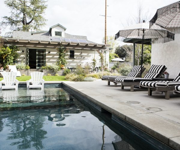 Beautiful backyard with swimming pool